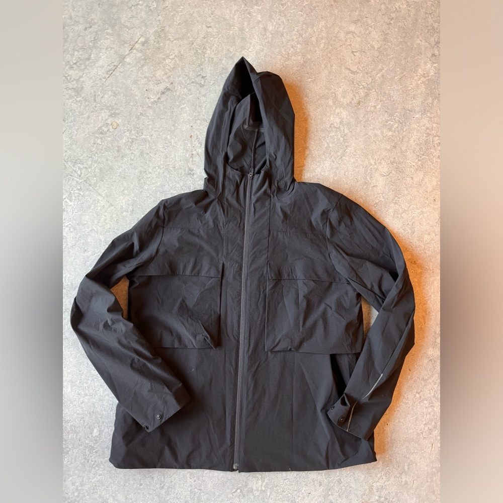 Mens Lululemon Black Technical Rain Jacket Size Medium EUC